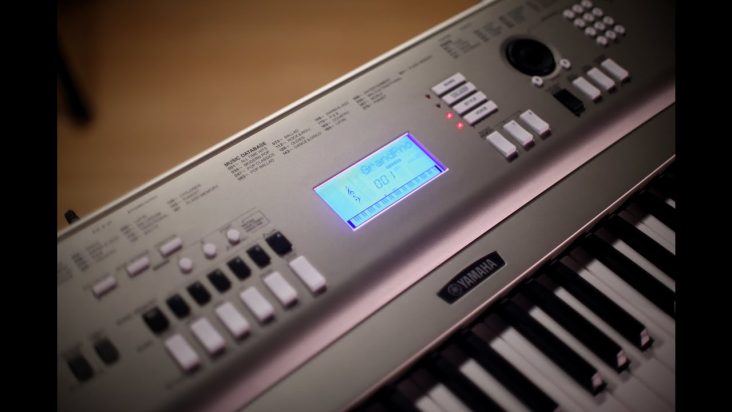 Yamaha YPG235 Portable Keyboard Demo