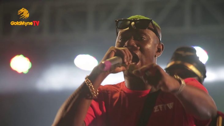 ZLATAN IBILE PERFORMS "ABLE GOD" AND "ZANKU" AT A TOWN FEST CONCERT 2019