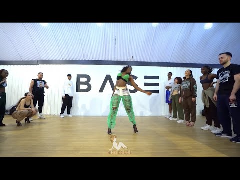 Bayanni - Ta Ta Ta (AFRO IN HEELS)