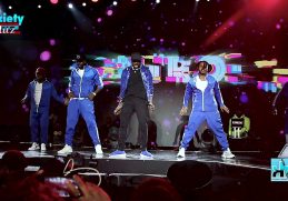 PSQUARE MAGICAL PERFORMANCE OF THEIR FAN'S FAVORITE SONG "EMINADO"