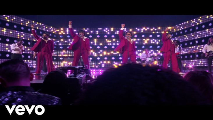 Silk Sonic Billboard Music Awards 2022 Performance "Love's Train"