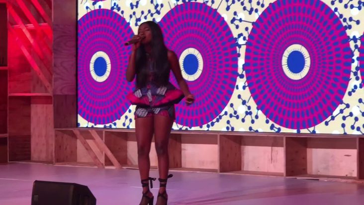 Simi delivers flawless performance of 'Smile for Me' at Google for Nigeria