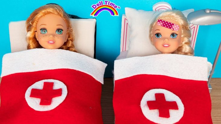 Hospital Elsa Anna Toddlers have Horse Riding accident!