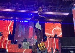 Wizkid Took Fans To Their Heels As He Performs His Old Hit Songs At His Vibes On The Beach Concert